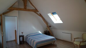 1 bedroom, iron/ironing board, travel crib, WiFi