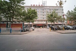 Free self parking - Yudu Hotel (Hotan City)