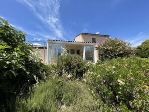 Exterior - Cozy house with garden in Quinson (Quinson)