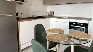 Macchina per tè/caffè, frigorifero, microonde, forno