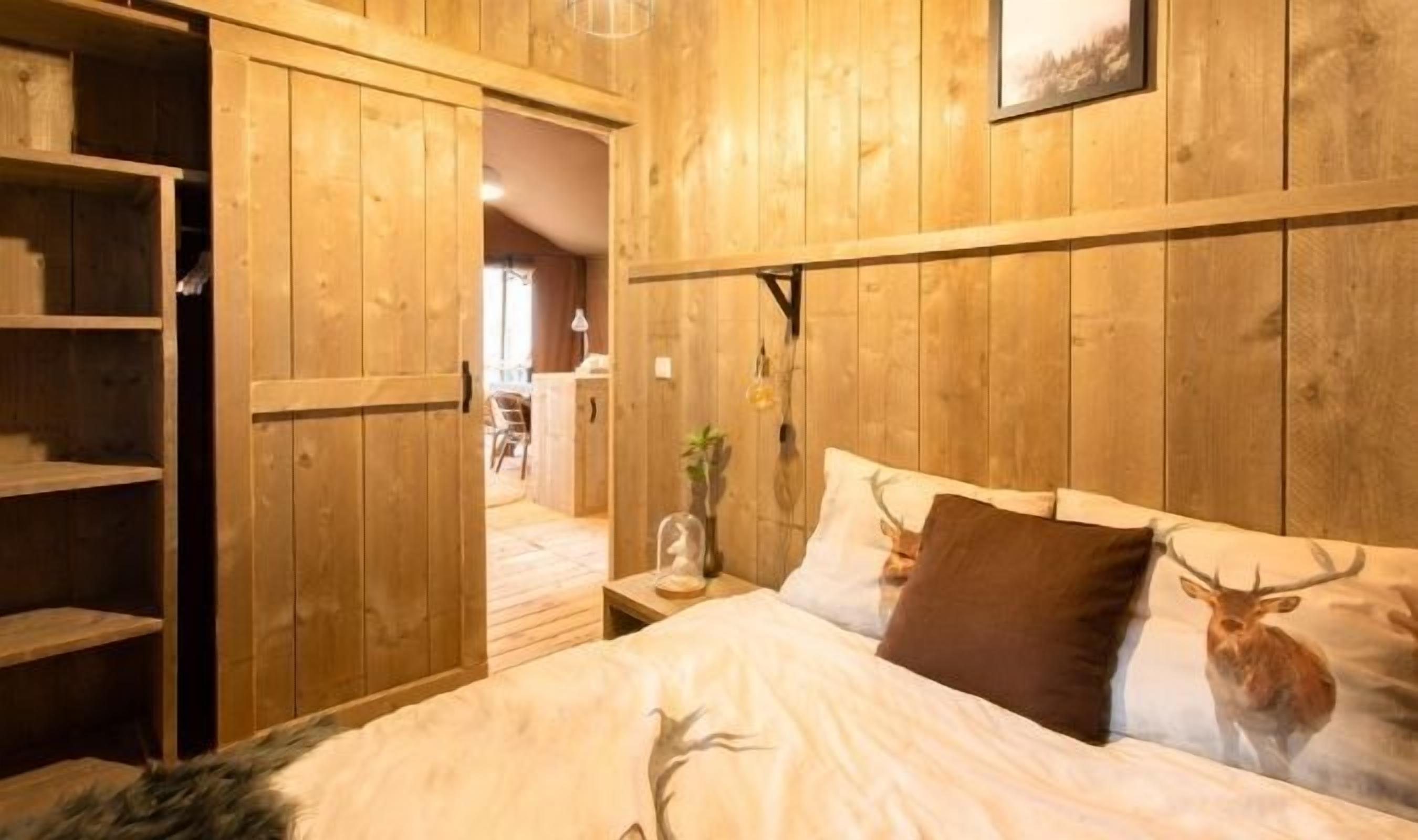 Deluxe Tent, River View | Iron/ironing board, free WiFi