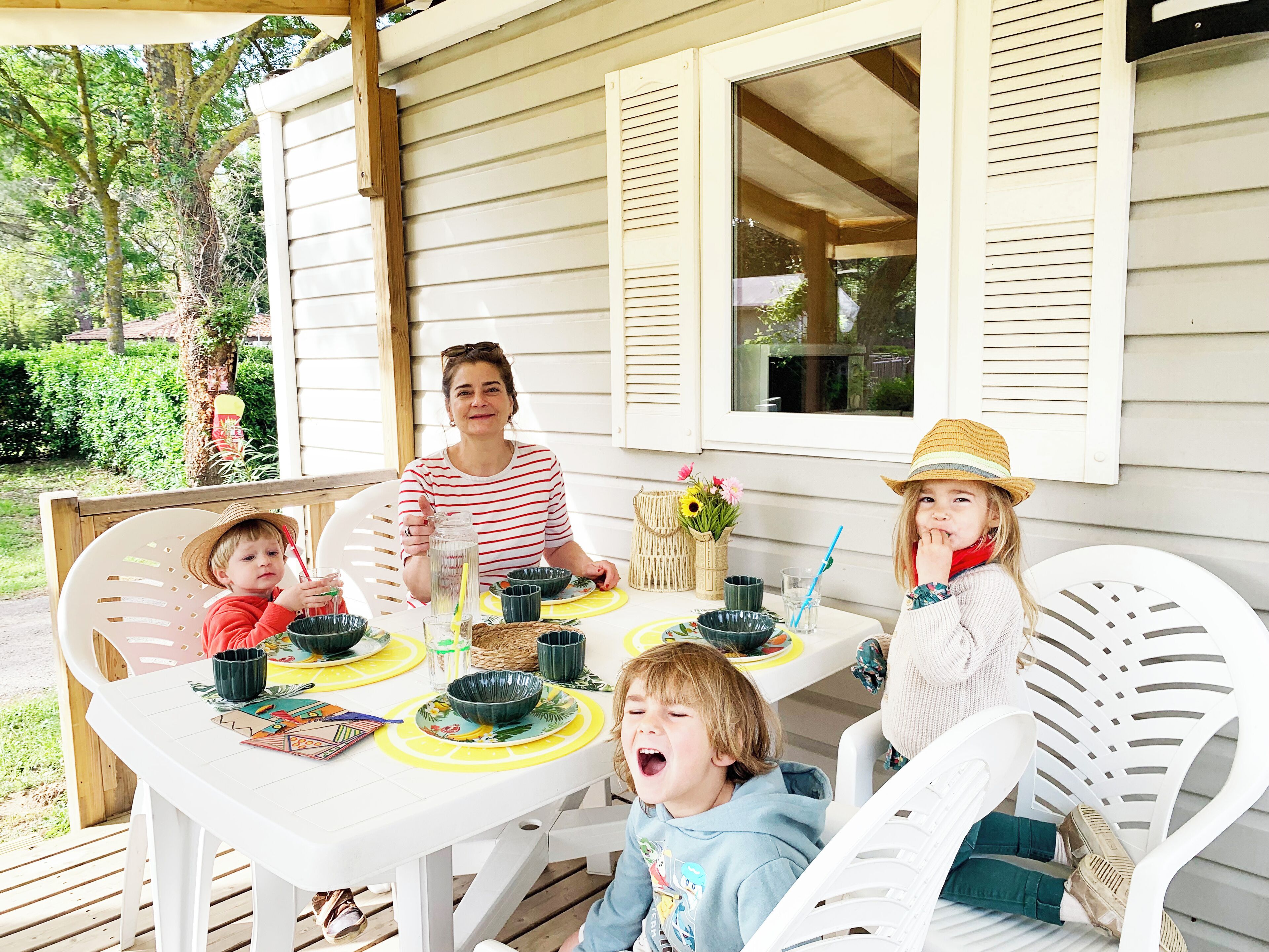 Mobile Home Confort | Fer et planche à repasser, Wi-Fi gratuit