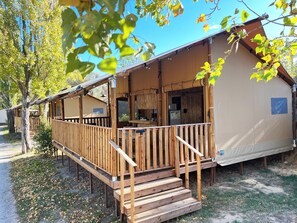 Deluxe Tent, Resort View - Camping Val De Cesse  (Mirepeisset)