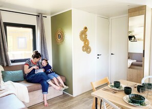 Casa mobile Superior, vista giardino | Area soggiorno