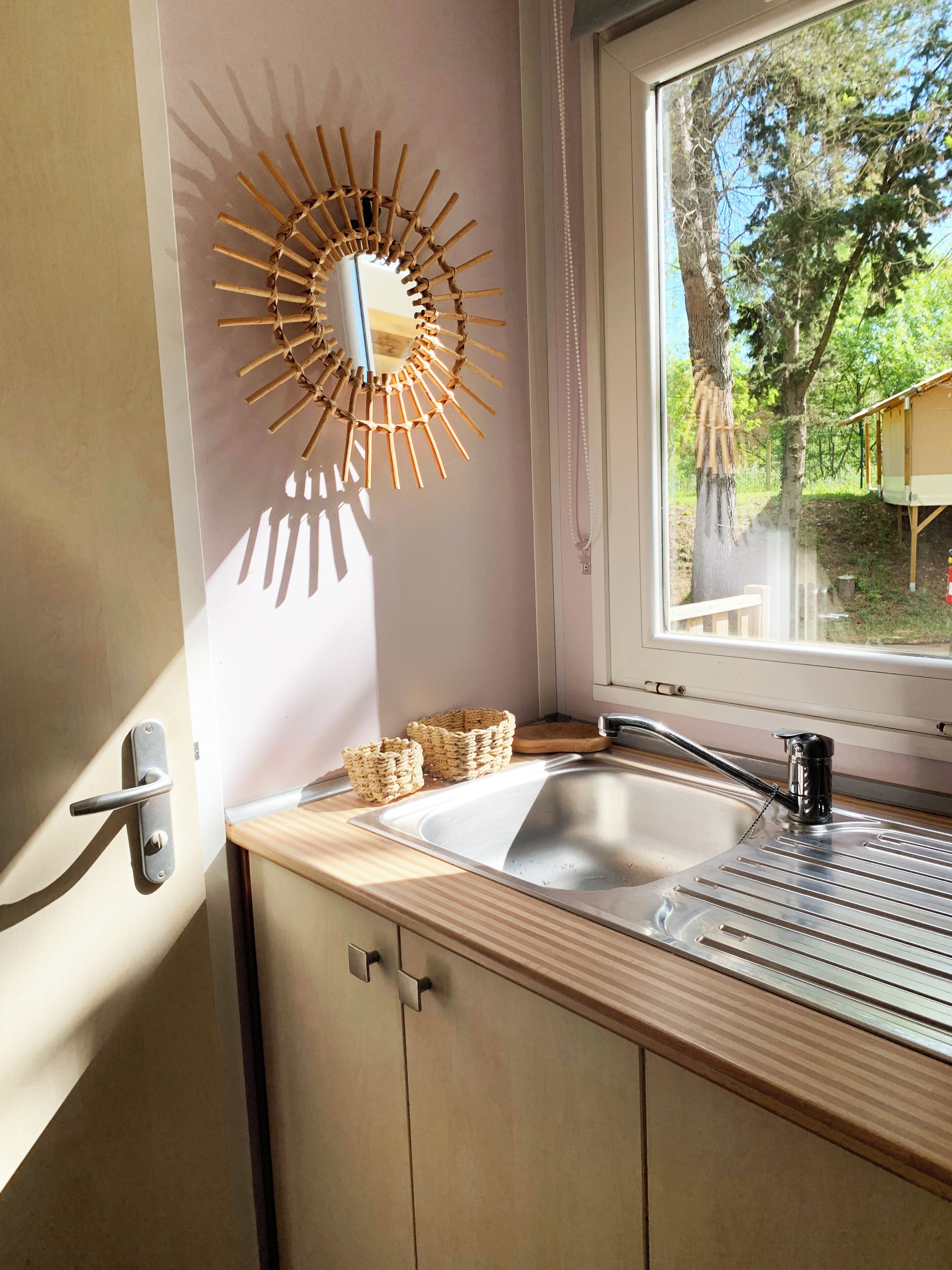 Classic Mobile Home | Private kitchen | Highchair