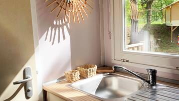 Classic Mobile Home | Private kitchen | Highchair