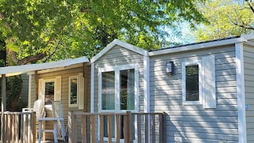 บ้านเคลื่อนที่คอมฟอร์ท | เตารีด/โต๊ะรีดผ้า, Wi-Fi ฟรี