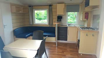 บ้านเคลื่อนที่คอมฟอร์ท | ครัวส่วนตัว | เก้าอี้กินข้าวสำหรับเด็ก