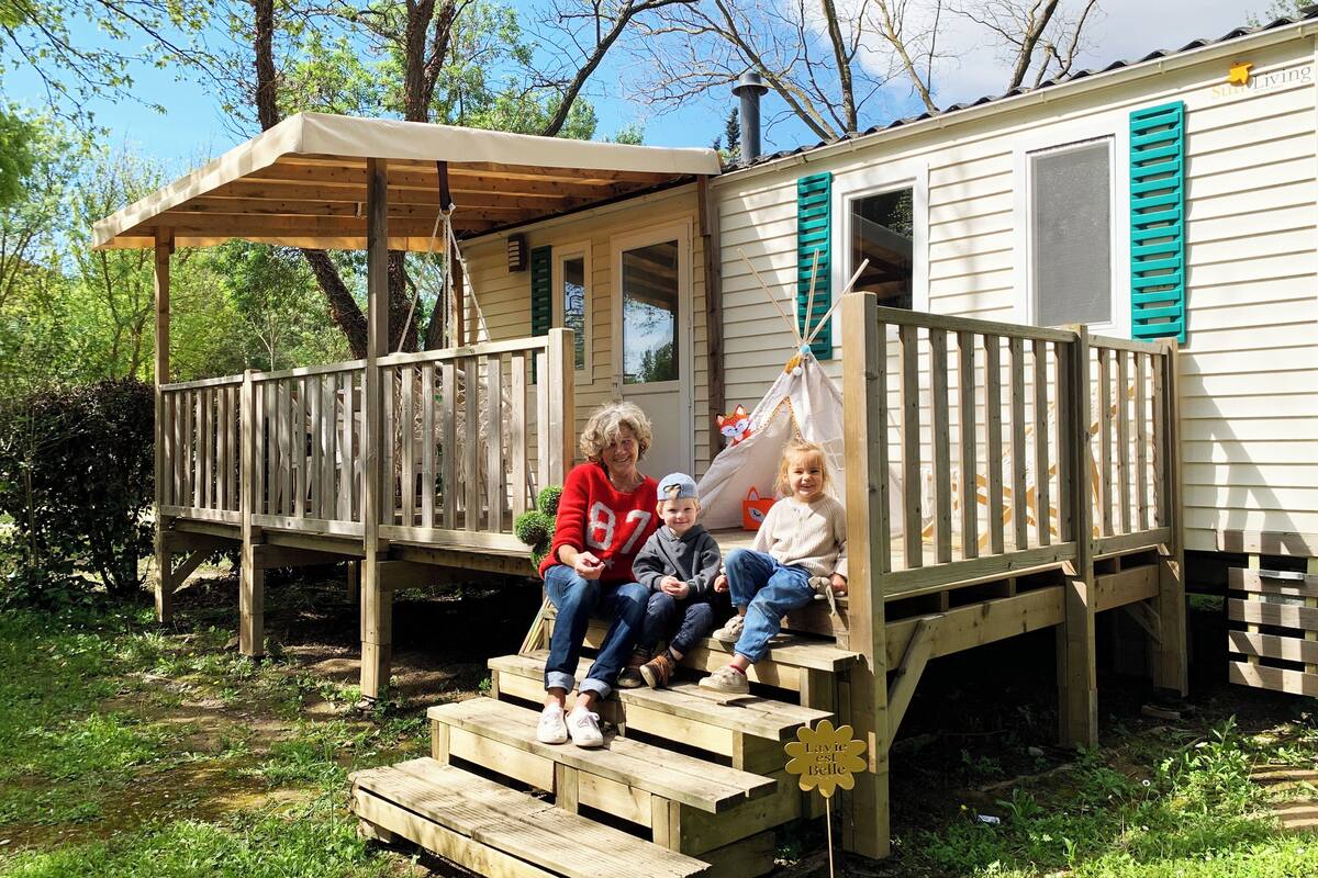 Classic Mobile Home | Iron/ironing board, free WiFi