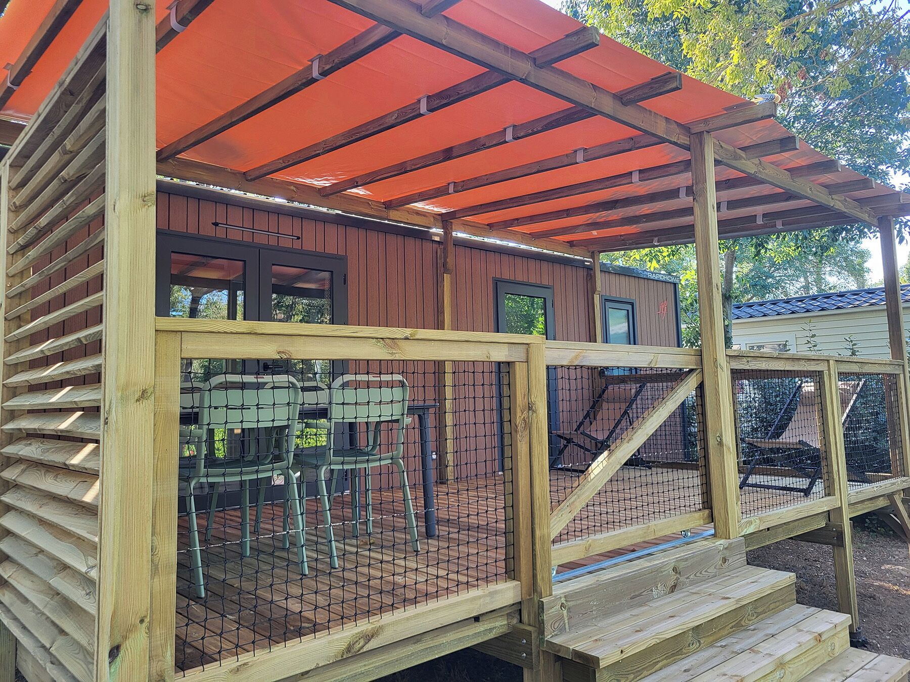 Mobile Home Supérieur, vue jardin | Fer et planche à repasser, Wi-Fi gratuit