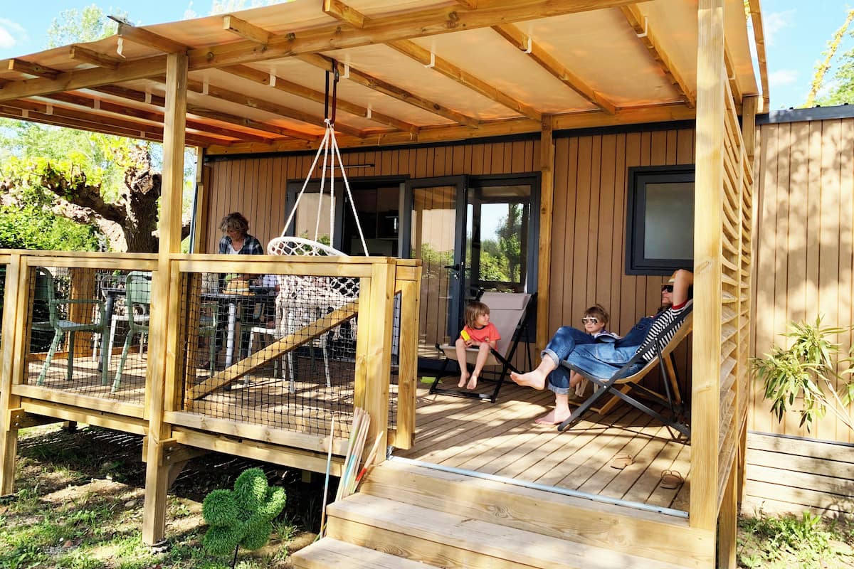 Superior Mobile Home, Garden View | Iron/ironing board, free WiFi