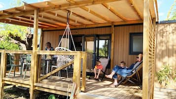 Superior stacaravan, uitzicht op tuin | Een strijkplank/strijkijzer, gratis wifi