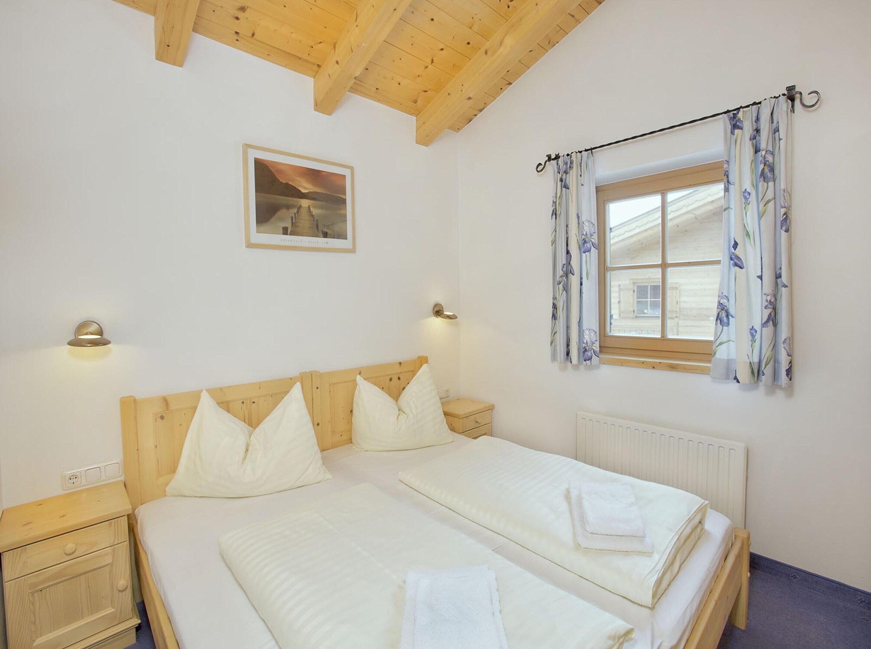 Chalé | 4 quartos, individualmente mobiliados, roupa de cama