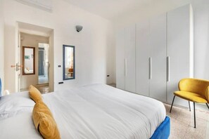 2 bedrooms, iron/ironing board, WiFi, bed sheets - Classy and Chic San Lorenzo | 2BR | Kitchen (Roma)