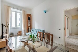 TV - Classy and Chic San Lorenzo | 2BR | Kitchen (Roma)