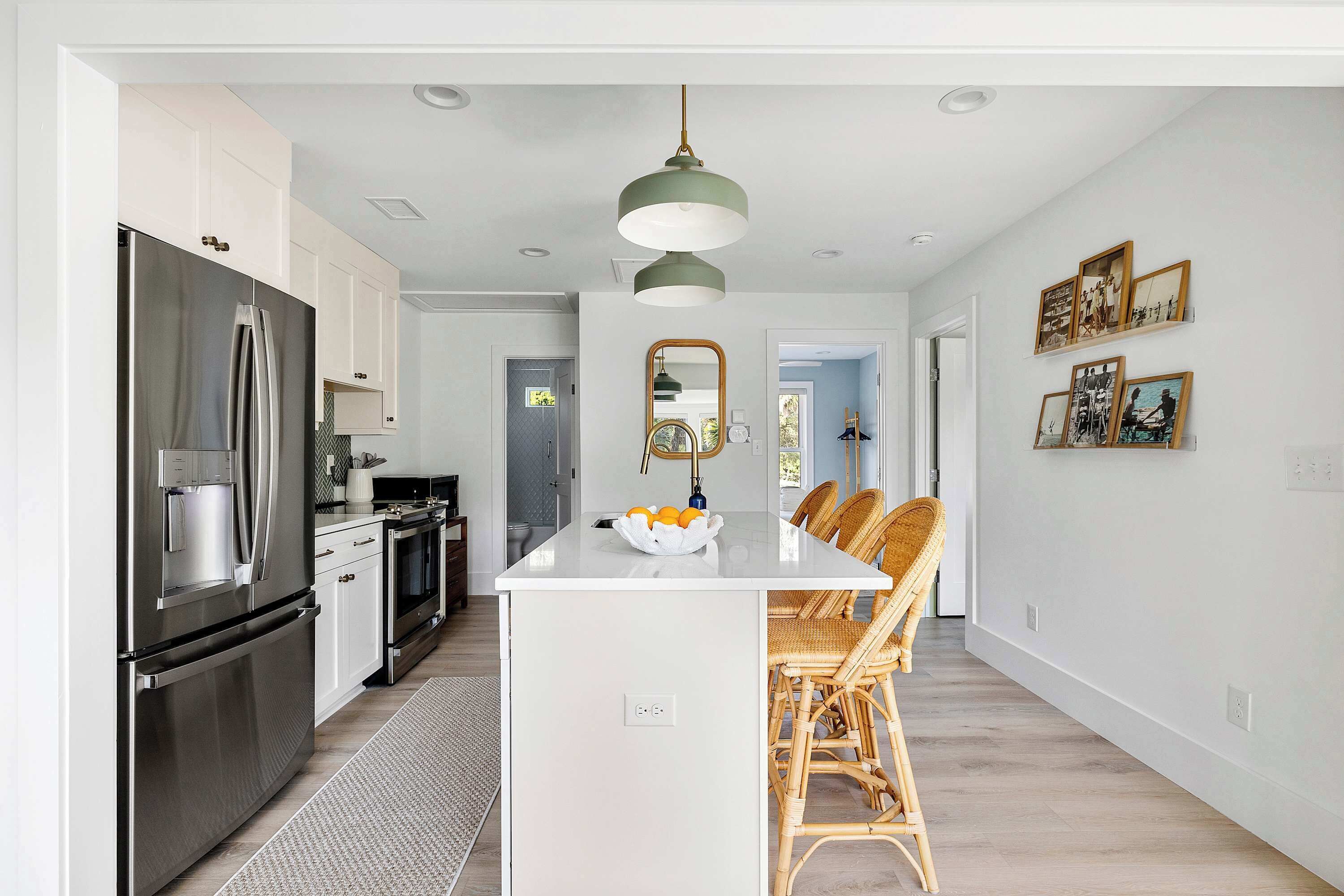 雪櫃、微波爐、焗爐、爐具