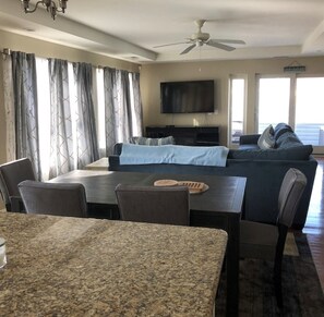 Living area - Steps to the Beach!!! Luxury all over 2-bedroom 2 Bath in Wildwood Crest (Wildwood)