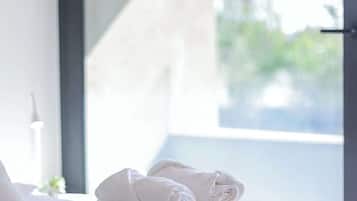 1 habitación, escritorio, tabla de planchar con plancha y wifi