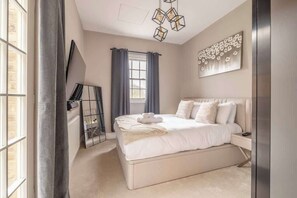 1 bedroom, iron/ironing board, WiFi, bed sheets - Your Perfect 1-Bed Escape in Windsor By Tempstay (Windsor)