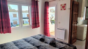 3 bedrooms, iron/ironing board, free WiFi