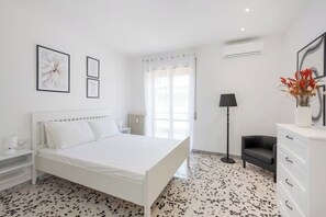 1 bedroom, iron/ironing board, free WiFi, bed sheets - Roma Cinecittà | 1BR | Kitchen | Near metro (Roma)