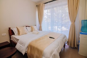 1 slaapkamer, een bureau, wifi, beddengoed