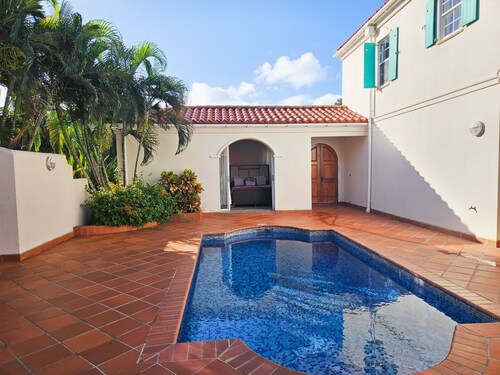 4-bedroom villa in enchanting Lance aux Epines with AC, WiFi