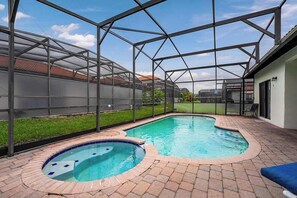 Beheizter Pool
