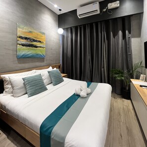 Deluxe Room, 1 Queen Bed - Caldwell Boutique Hotel (Legazpi)