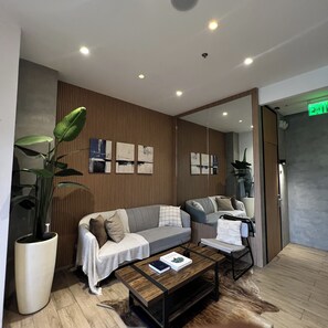 Reception - Caldwell Boutique Hotel (Legazpi)