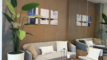 Sala de estar en el lobby