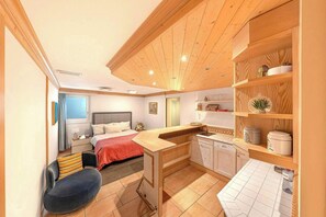 5 室のベッドルーム、デスク、アイロン / アイロン台、WiFi