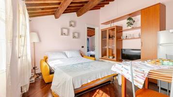 1 bedroom, WiFi, bed sheets