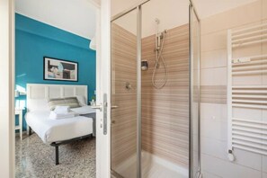 淋浴設備、風筒、坐浴桶、提供毛巾