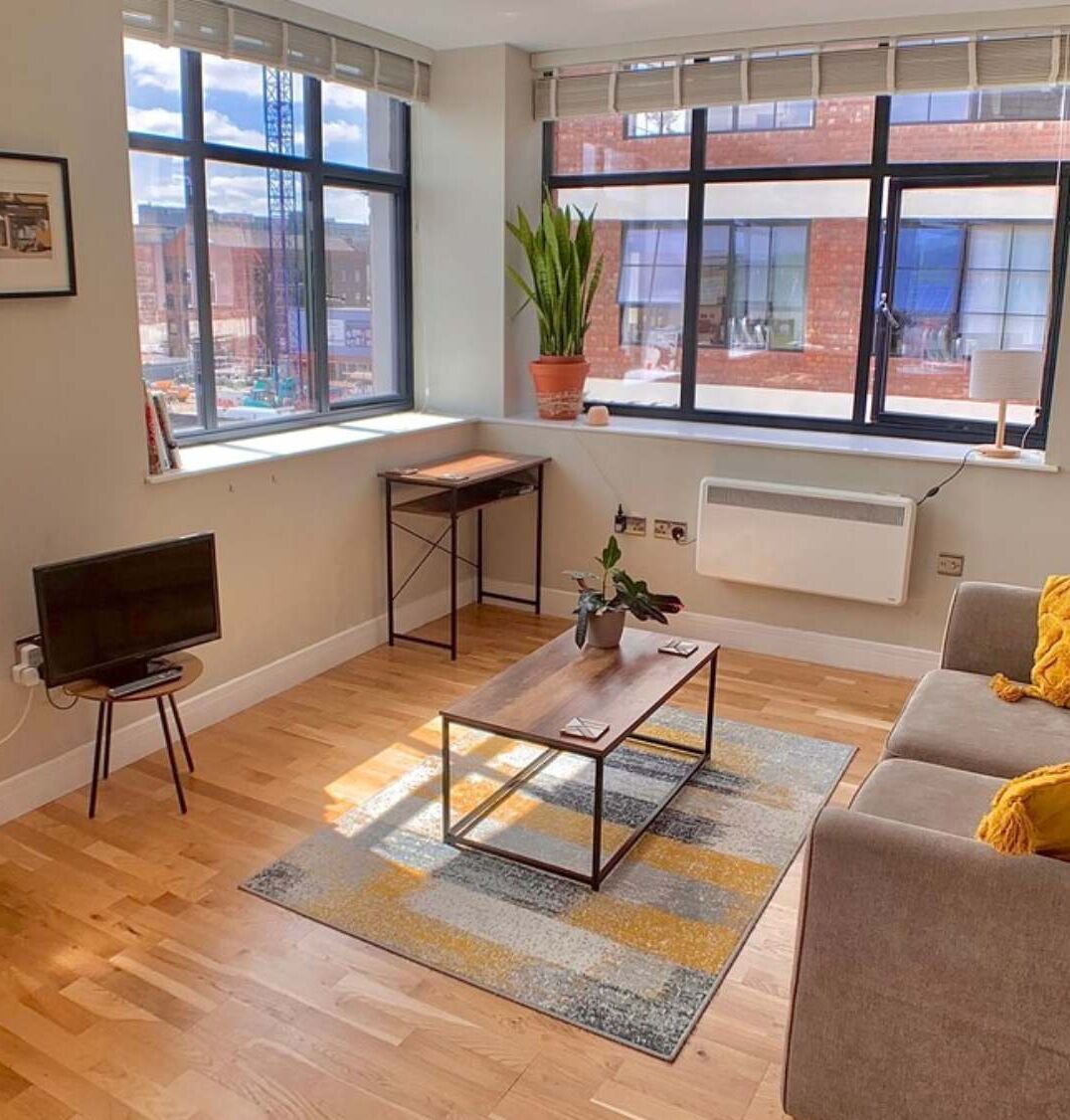 テレビ、書斎 /  ワークスペース