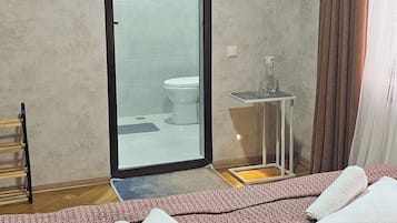 5 Schlafzimmer, Bügeleisen/Bügelbrett, WLAN, Bettwäsche