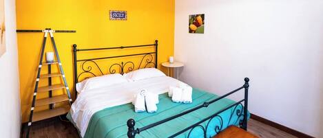 2 dormitoris, planxa i posts de planxar, un bressol de viatge i wifi