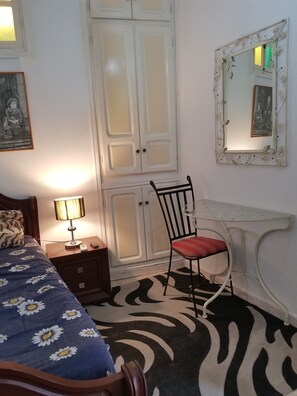 1 camera, ferro/asse da stiro, Wi-Fi gratuito, lenzuola