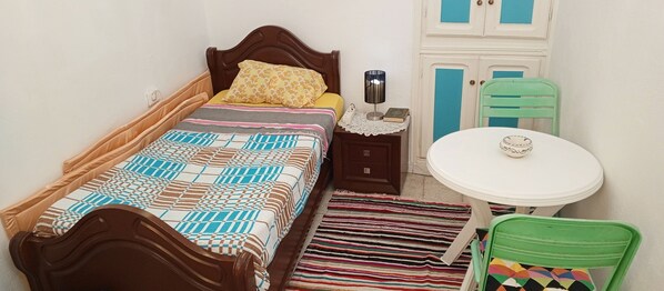 1 camera, ferro/asse da stiro, Wi-Fi gratuito, lenzuola