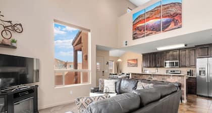 New Listing! Minutes to Arches & Downtown Moab | Hot Tub & Pool