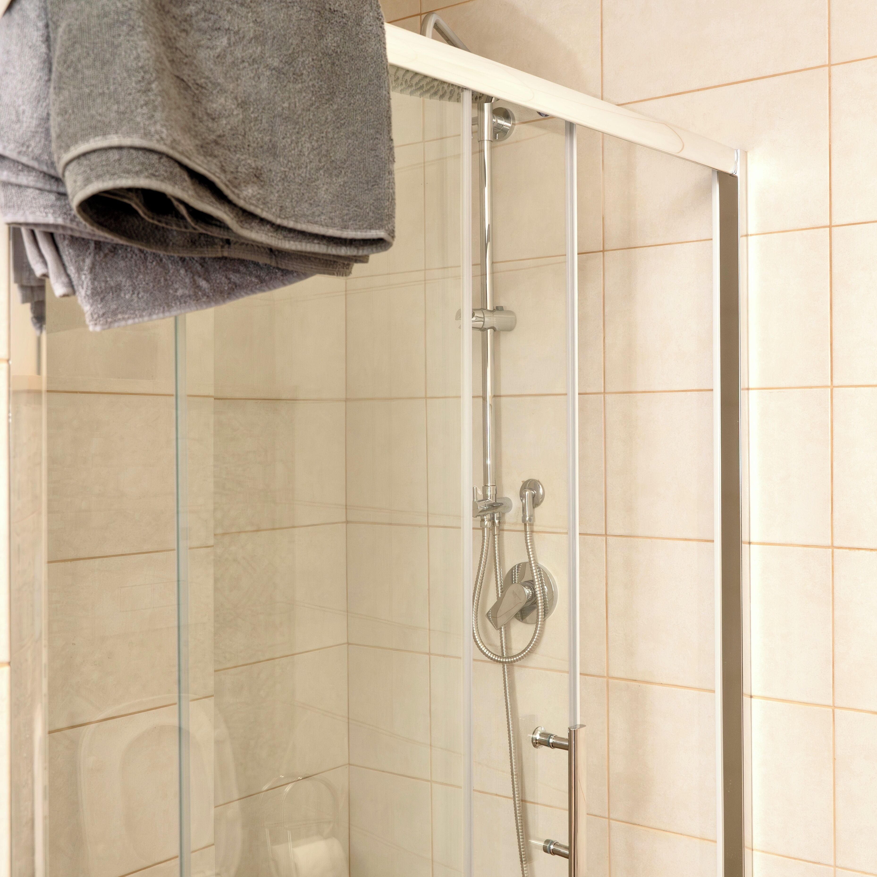Dusche, Haartrockner, Bidet, Seife