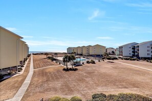 Property grounds - Adorable 1 bedroom condo in beautiful Surf City (Surf City)