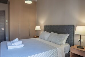 3 habitaciones, tabla de planchar con plancha, wifi y ropa de cama 