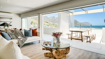 Apartment | 3 bedrooms, desk, Internet