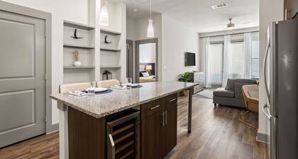 White Rock Lakewood Hideaway Pet-friendly Pool