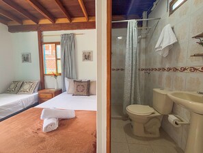 Comfort Triple Room, Patio, Courtyard View | Bilik Mandi