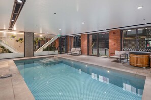 Indoor pool - Hyde Lane APT - Walk to Shops Cafes Attractions (Wellington)