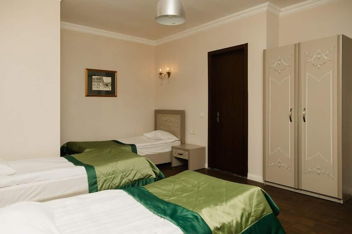 Standard Triple Room | Free WiFi, bed sheets