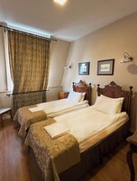 Habitación estándar con 2 camas individuales | Wifi gratis y ropa de cama