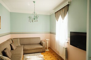 Living area - Reikartz City Tbilisi Hotel (Tbilisi)